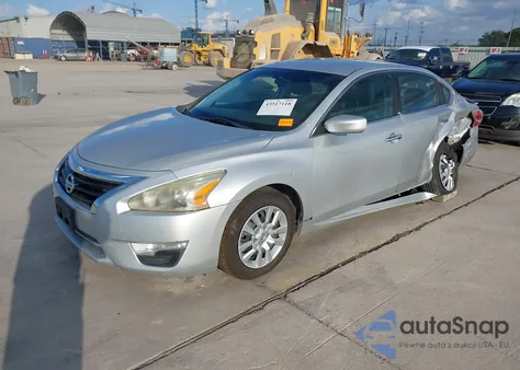 2015 Nissan Altima 2.5/2.5 S/2.5 Sl/2.5 Sv из США, поврежденный, VIN 1N4AL3AP1FN322589